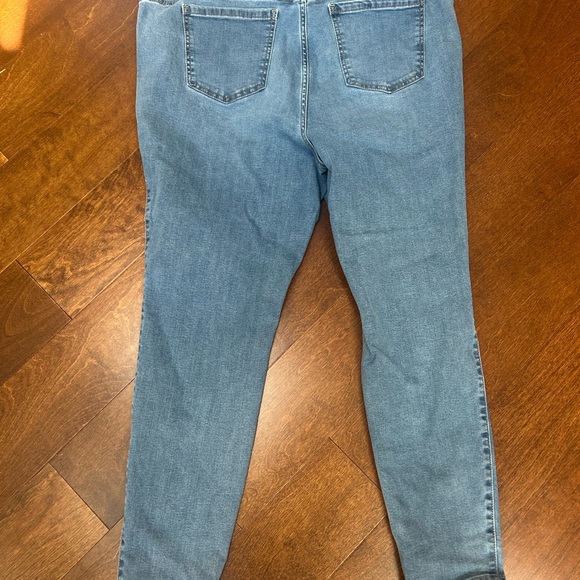 Torrid Light Blue Skinny Jeans - Picture 2 of 4